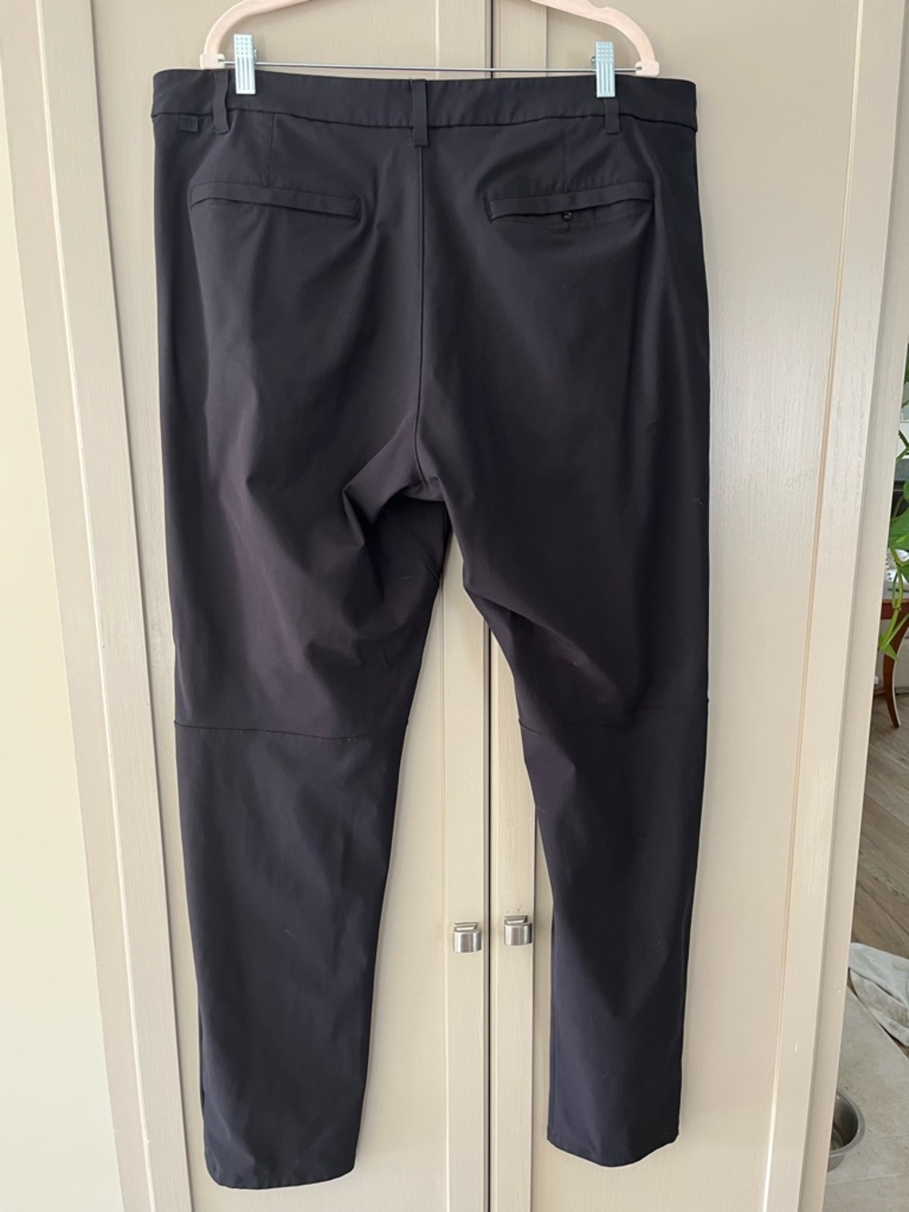 Men's Lululemon Black Stretch Performance Pants
40x37